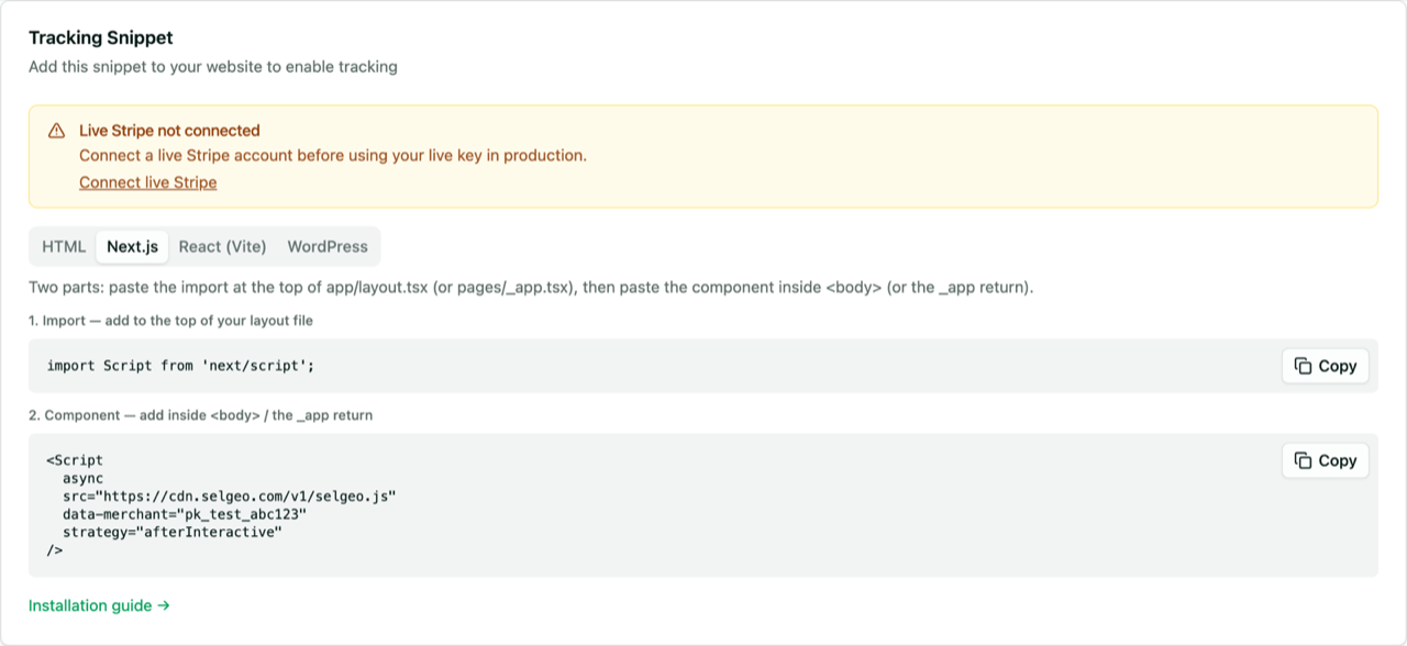 La tarjeta Tracking Snippet en Settings mostrando la pestaña Next.js con los bloques de import y componente listos para copiar